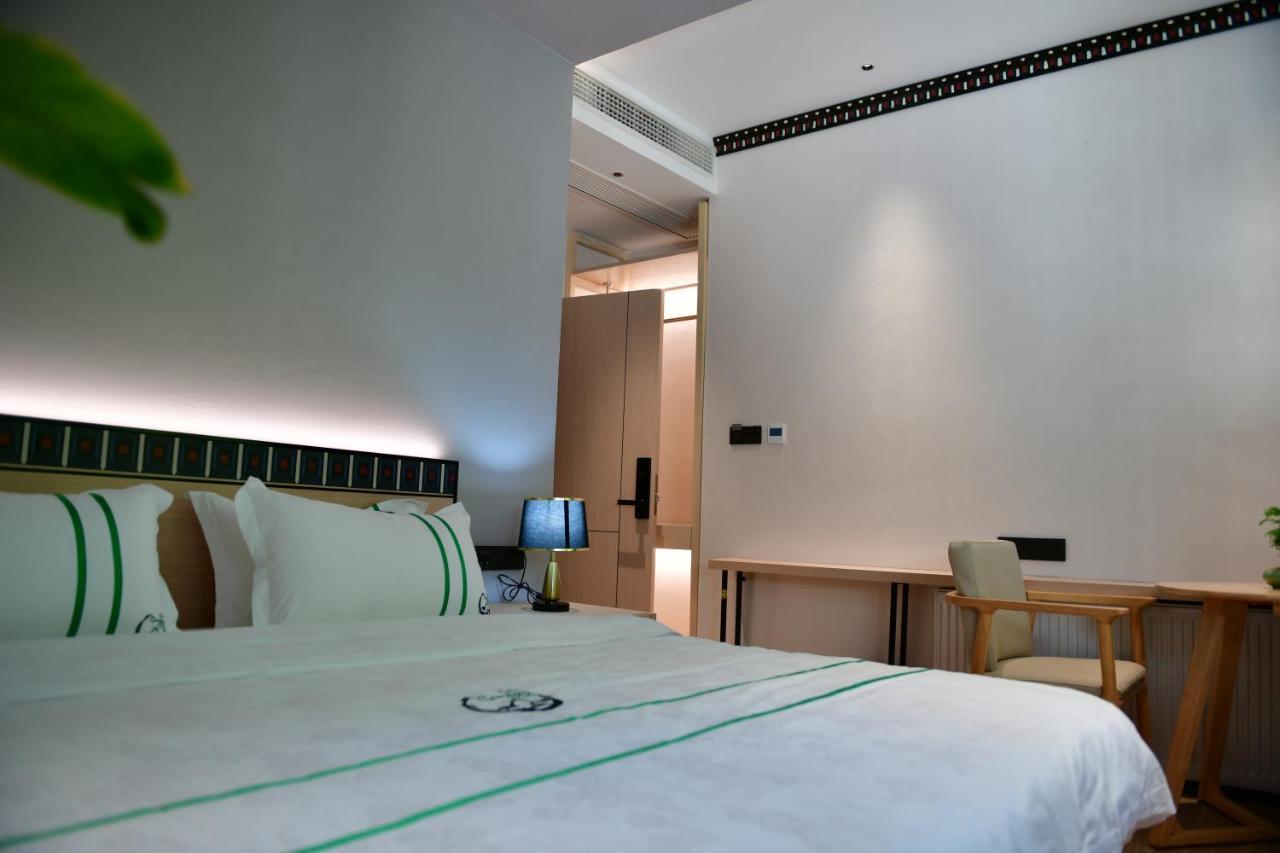 Xishu Garden Inn - Travel Agency Service - Car Rent Service - English Speaking Chengdu Exteriör bild