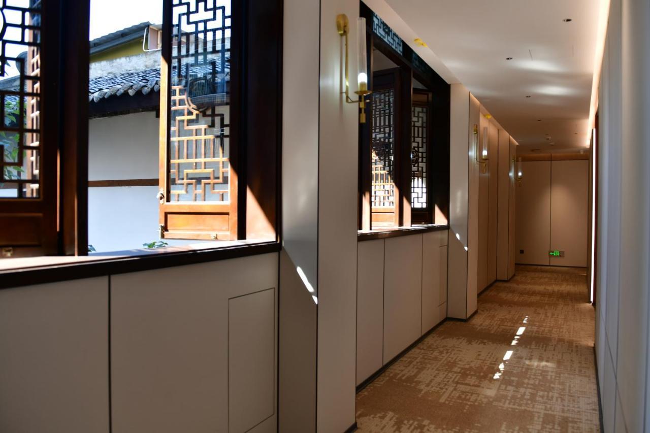 Xishu Garden Inn - Travel Agency Service - Car Rent Service - English Speaking Chengdu Exteriör bild