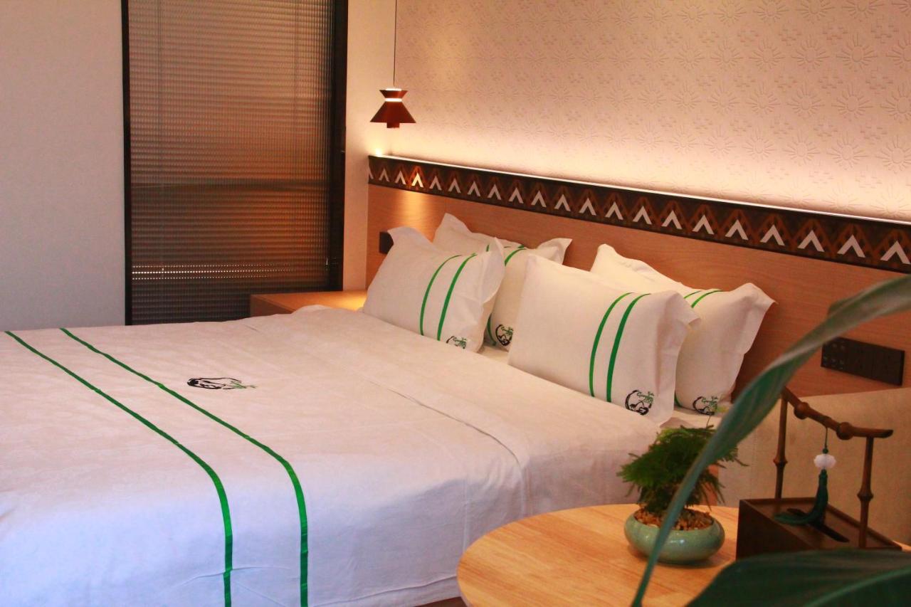 Xishu Garden Inn - Travel Agency Service - Car Rent Service - English Speaking Chengdu Exteriör bild