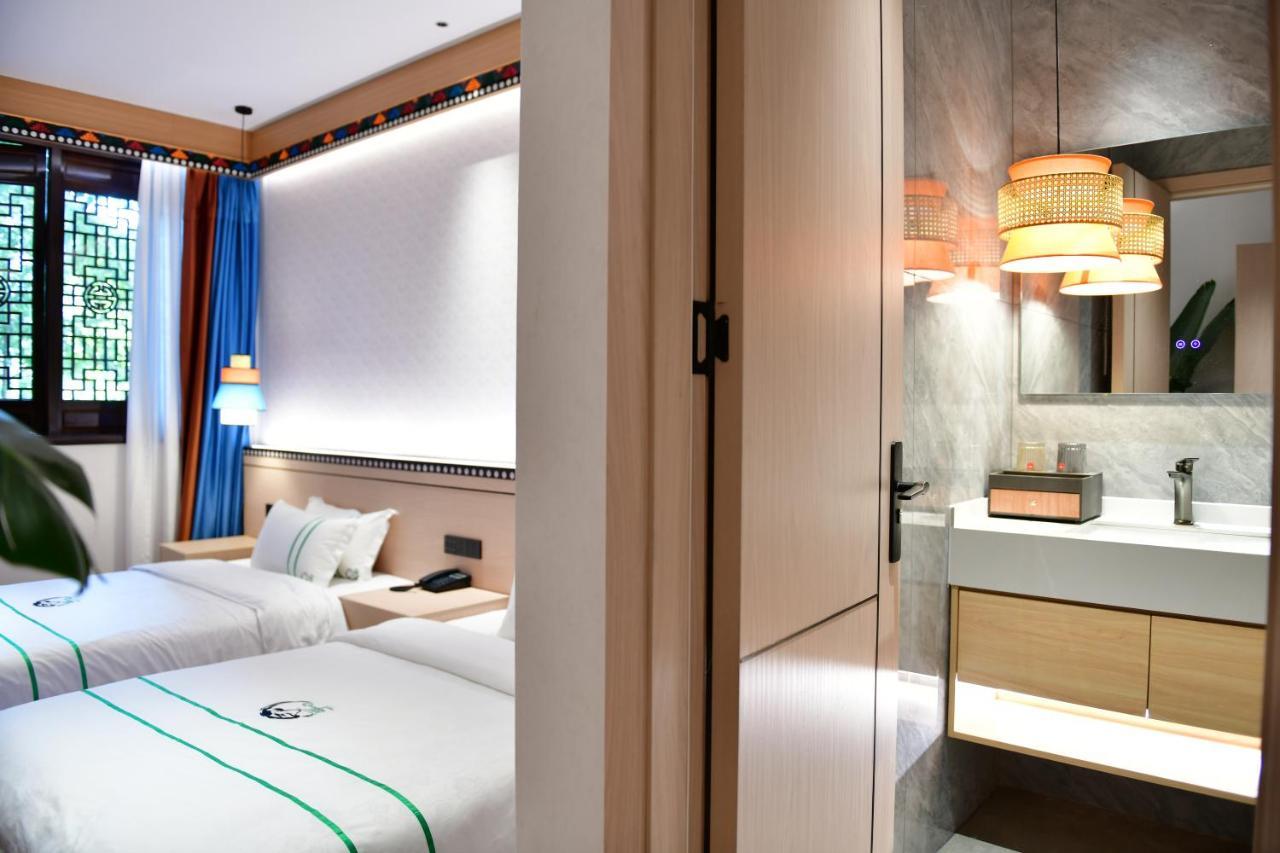 Xishu Garden Inn - Travel Agency Service - Car Rent Service - English Speaking Chengdu Exteriör bild