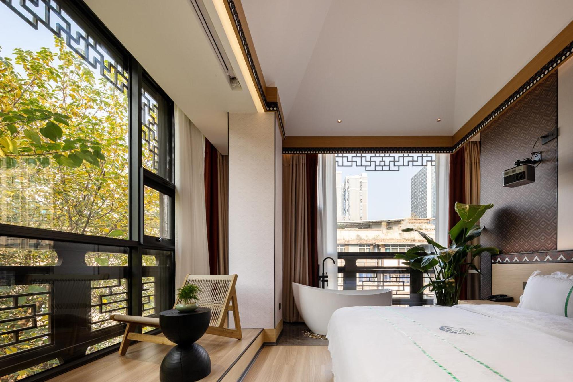 Xishu Garden Inn - Travel Agency Service - Car Rent Service - English Speaking Chengdu Exteriör bild