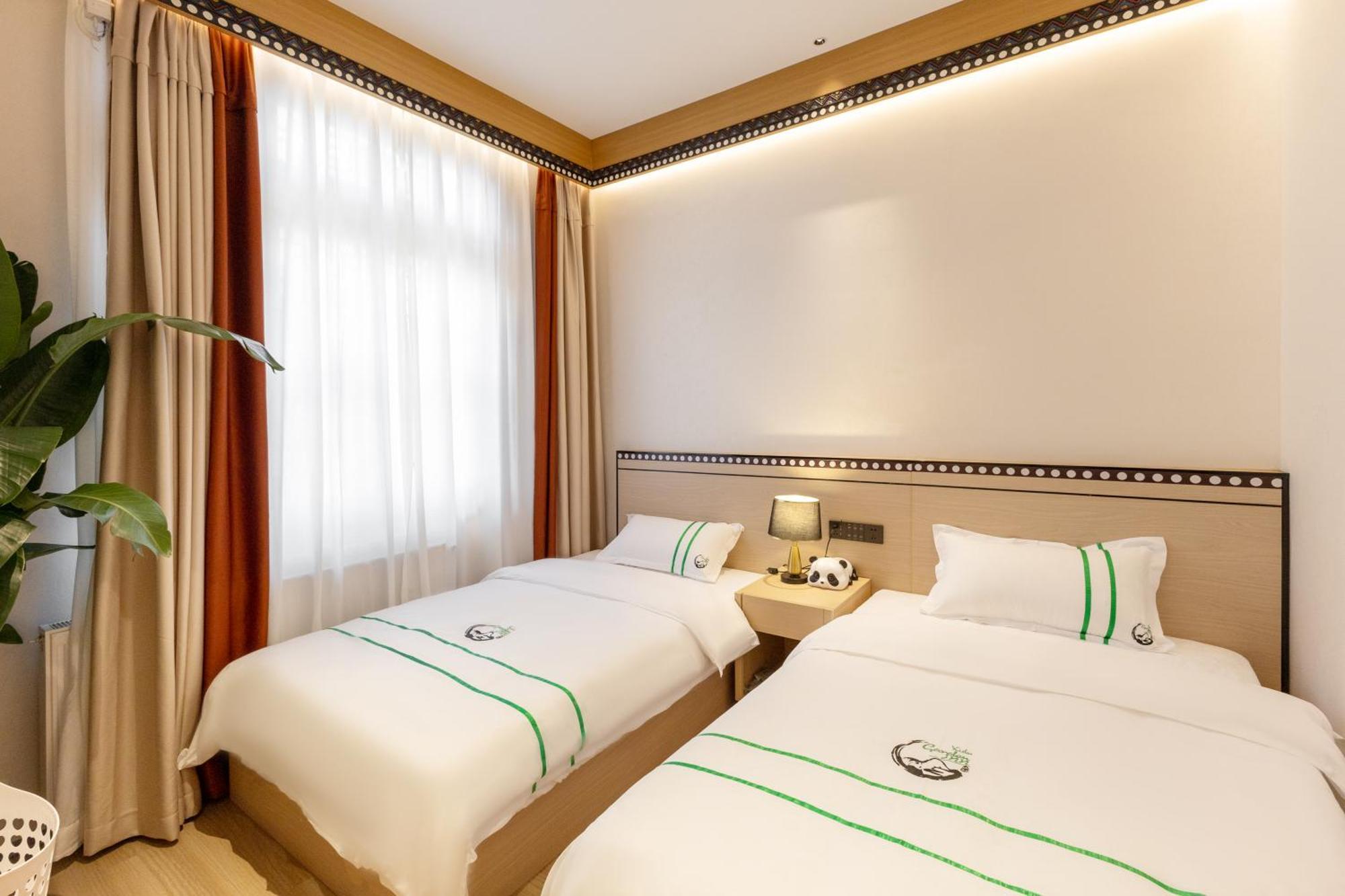 Xishu Garden Inn - Travel Agency Service - Car Rent Service - English Speaking Chengdu Exteriör bild